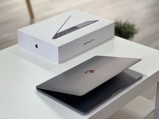 Hibtlan MacBook Pro 2018 &#8222;13 256GB 1 V Garancival Szmlval