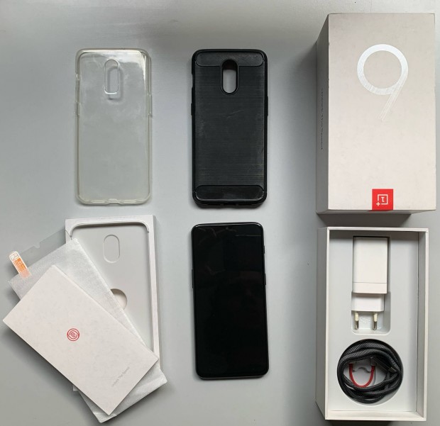 Hibtlan Oneplus 6T 6/128GB dobozval, minden tartozkval, tokokkal