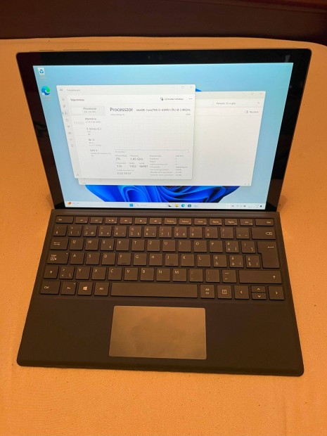 Hibtlan Surface 4 pro i5 / 8gb ram / 256 ssd / billentyzet