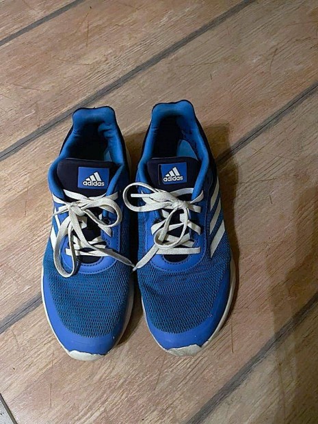 Hibtlan, hasznlt, Adidas tornacip elad, 38 mretben. Talpa fehr,