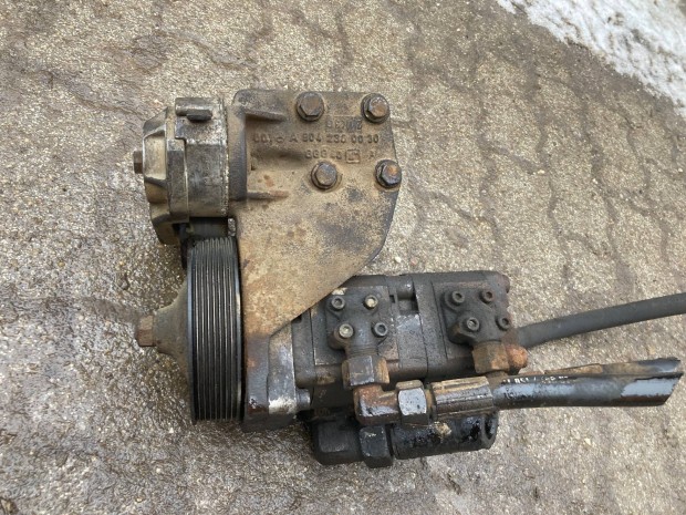 Hidraulika mellek Hajtas atego