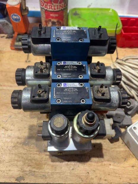 Hidraulika vez�rl� t�mb