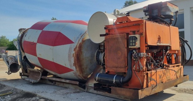 Hidraulikaaggregát és 6 hengeres Deutz motoros betonmixer 9 m3