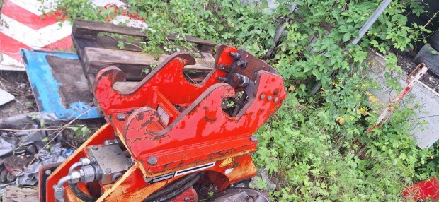 Hidraulikus gépre szerelhető lapvibrátor