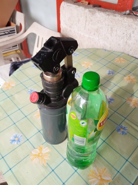 Hidraulikus kézi pumpa, plató billentő.