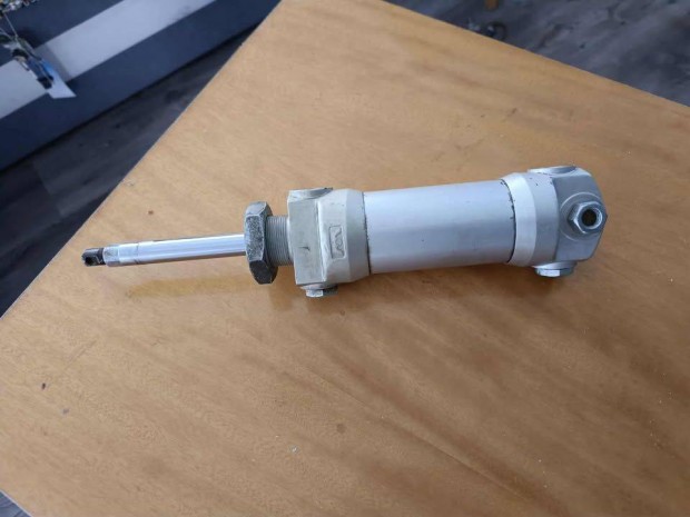 Hidraulikus munkahenger