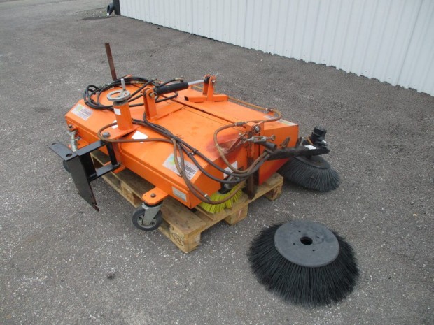 Hidraulikus sepr�g�p porgy�jt� targonca 1200mm (2363)