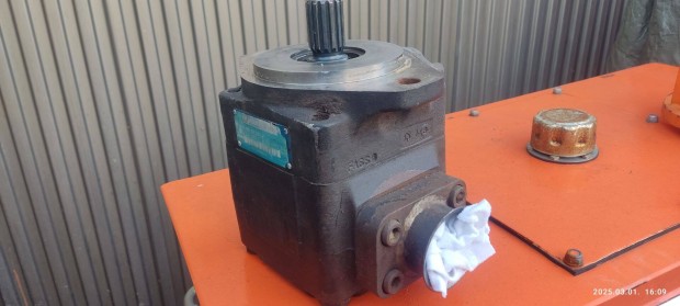 Hidroszivattyú T6D 028