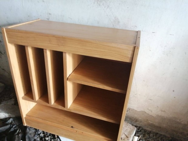 Hifi tart kis szekrny