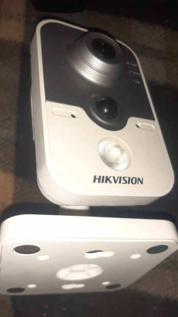Hikvision DS-2CD2420F-IW(2.8mm) ip cube kamera