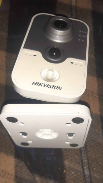 Hikvision DS-2CD2420F-IW(2.8mm) ip cube kamera