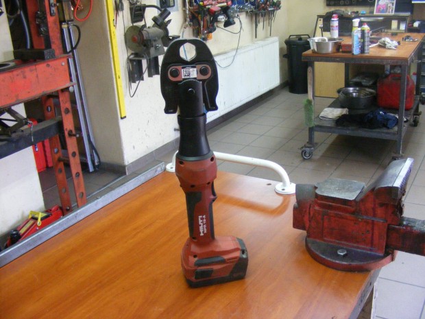 Hilti NPR 19 A Akkus Csprs