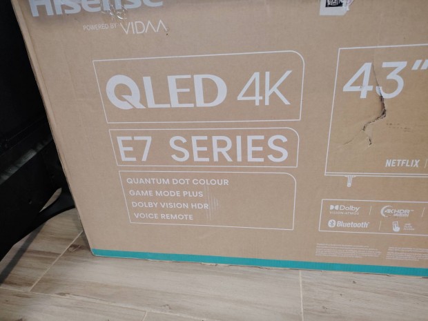 Hisense 110CM 4K SMART WIFI Qled TV. Gyri doboz. 