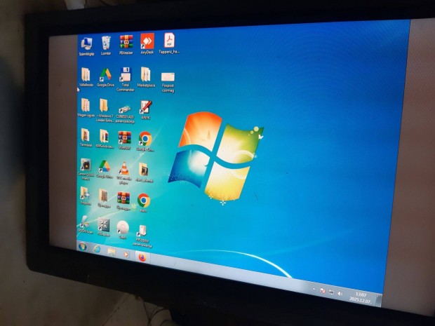 Hitachi 28LD5200E LCD monitor 28" m�k�d�
