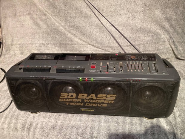 Hitachi Gettoblaster boom box( Boombox)