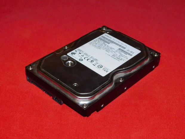 Hitachi HDS72-103, 320 GB-os SATA2 HDD, winchester, merevlemez