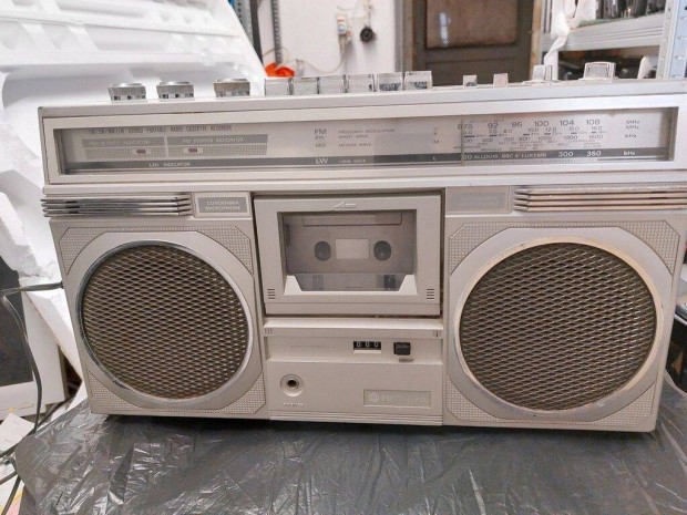 Hitachi TRK-7200E Boombox (1 kazetts rdismagn), hibs magnrsszel