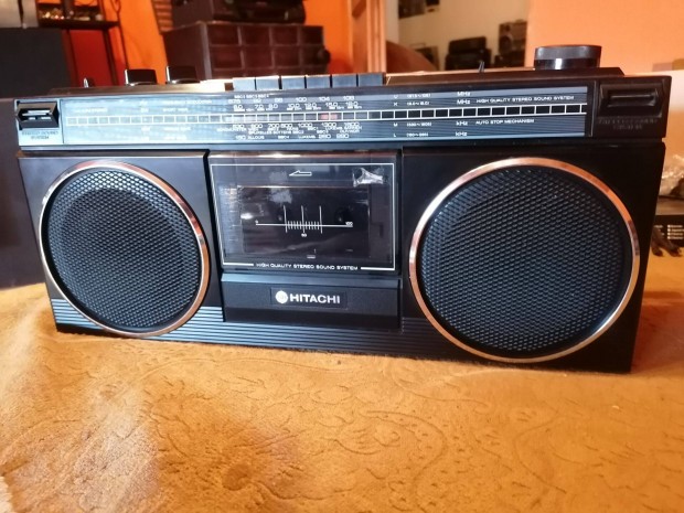 Hitachi boombox magnó eladó