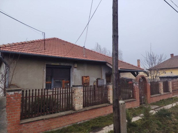 Hitelre alkalmas 118 nm h�z elad� 