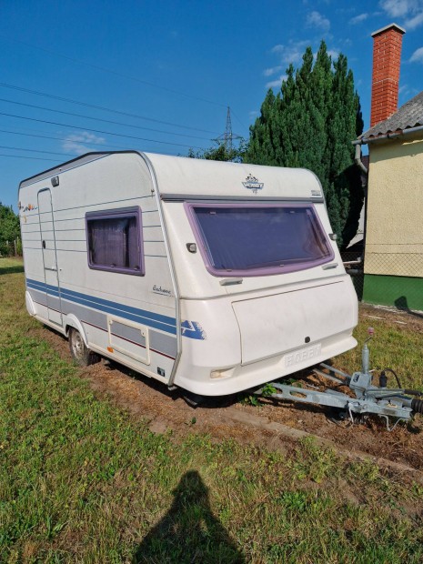 Hobby 400 lakkocsi