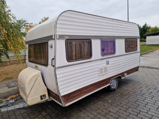 Hobby 400 lakokocsi telepitesre, 4 fekhelyes, akar leszallitassal is