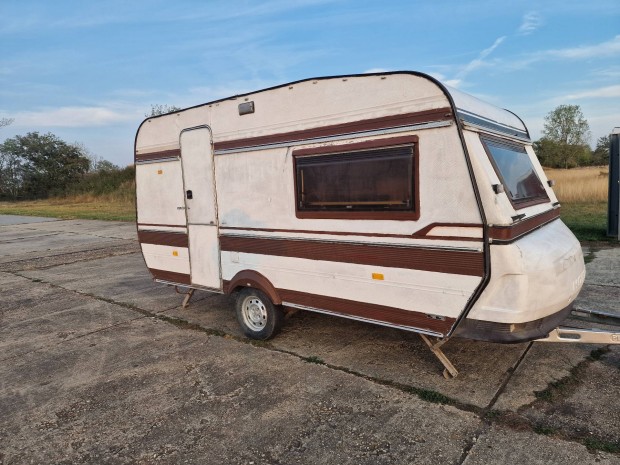 Hobby 425 magyar papiros, érvényes muszakis elosatras lakokocsi