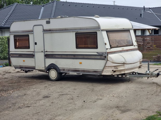 Hobby 500 lakokocsi telepitesre, 5 fekhelyes, akar leszallitassal is