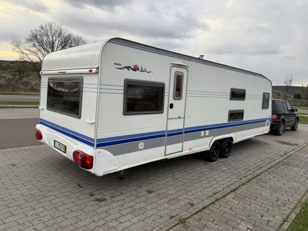 Hobby 720 8 fs lakkocsi teleptsre