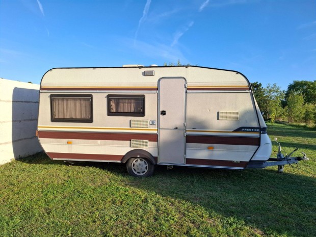 Hobby Prestige 460 lak�kocsi el�s�torral telep�t�sre