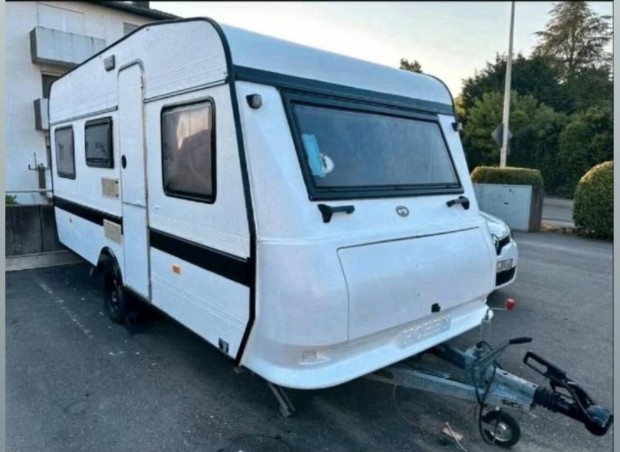 Hobby Wohnwagen lakkocsi 
