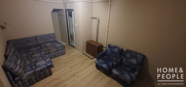 H�dmez�v�s�rhelyen Lak�s Elad�!