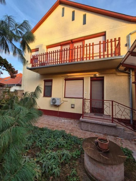 H�dmez�v�s�rhelyi elad� 190 nm-es h�z