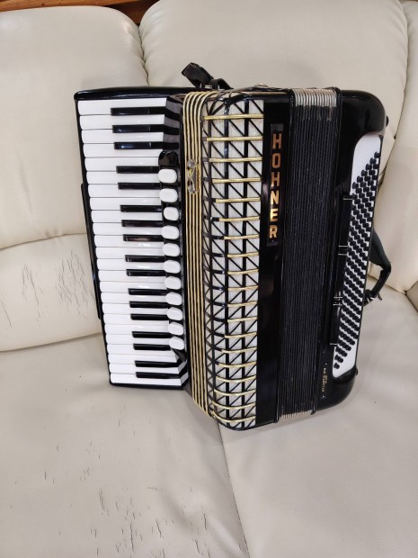Hohner Atlantic IV N De Luxe 120 basszusos tangharmonika Harmonika 