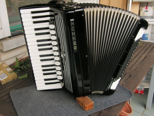 Hohner Favorit IVP 96 bassz. profi harmonika tangharmonika