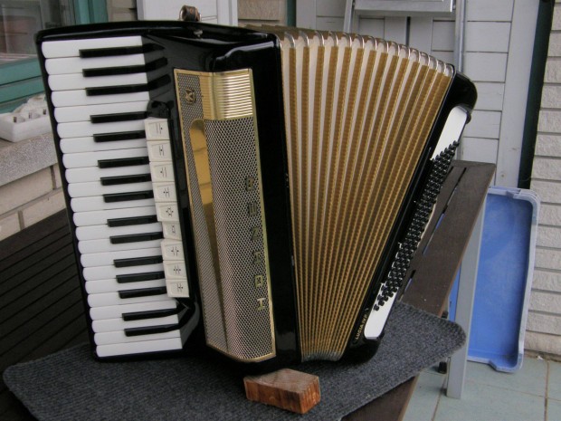 Hohner Lucia IVP profi 96 bassz. harmonika tangharmonika