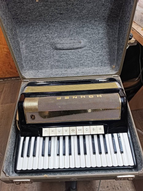 Hohner Lucia elad