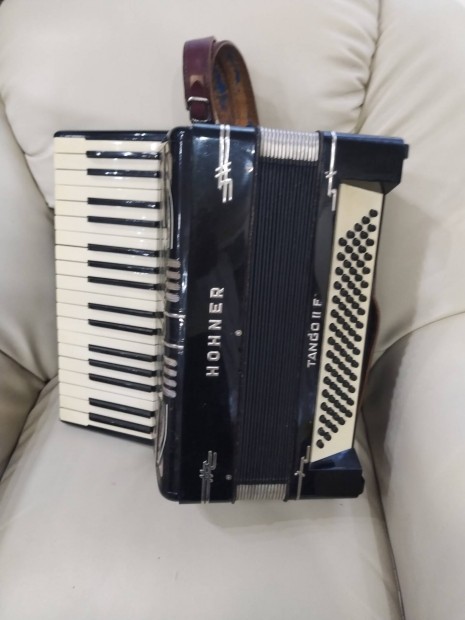 Hohner Tango II F 80 basszusos tangoharmonika harmonika 