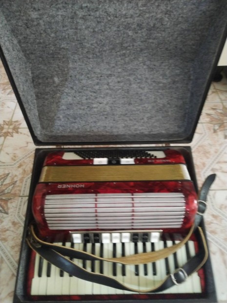 Hohner Tango II M 96 basszusos tangoharmonika harmonika 