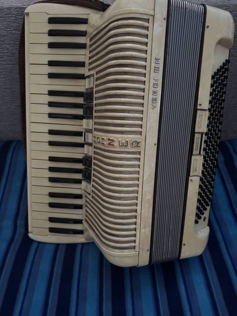 Hohner Verdi III M 120B harmonika elad