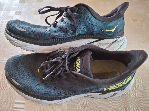 Hoka futcip 42-es mretben