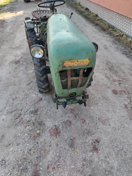 Holder kistraktor veterán