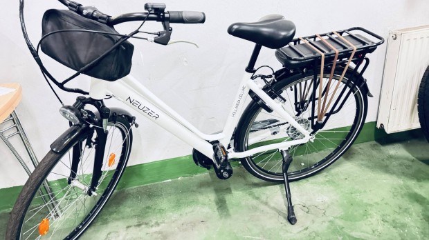 Hollandia deluxe pedelec k�z�p motoros 