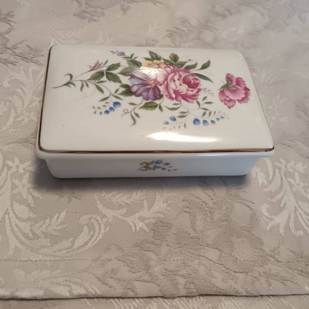 Hollhza Hajnalka bonbonier , kszertart porceln doboz. Hibtlan!