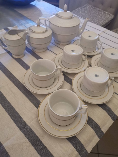 Holl�h�zi Te�s K�szlet