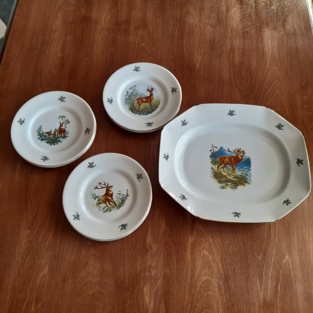 Hollóházi porcelán vadász tálaló és 6 tányér