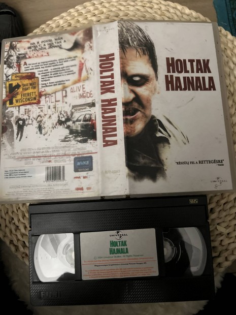 Holtak hajnala vhs m