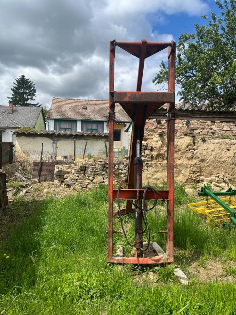 Homlokrakodó eladó