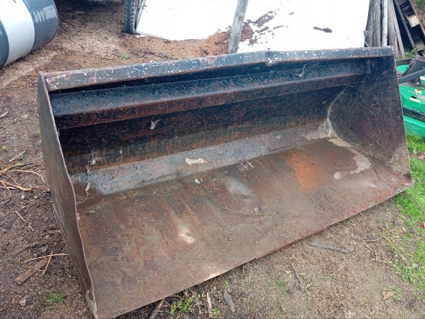 Homlokrakodó kanál gabona kanál MTZ traktor John Deere Fendt