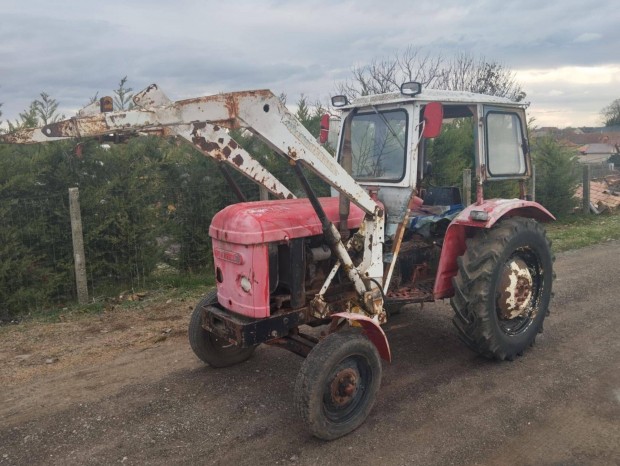 Homlokrakods 30 le traktor elad