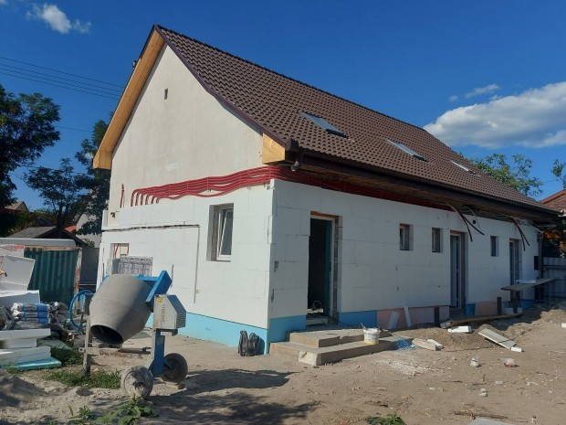 Homlokzata szigeteléshez szak munkást keresek!